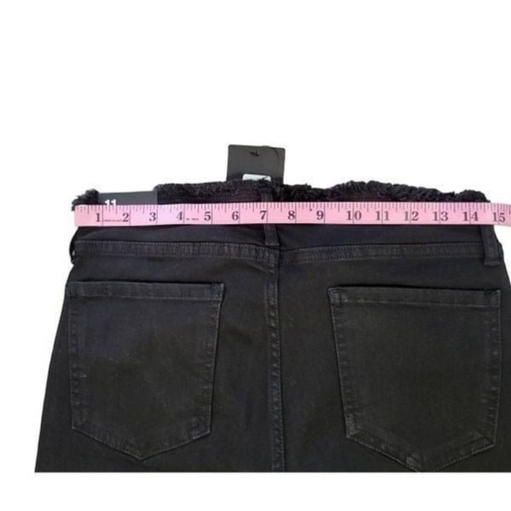 Fashion Nova Black High Waisted Frayed Hem Cropped Denim Jeans Size 11 - Picture 6 of 6